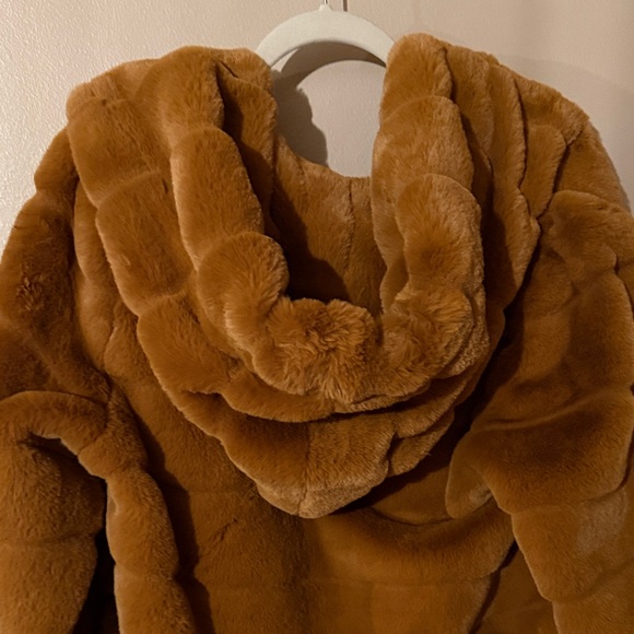 Apparis Teddy Jacket in Rich Brown - Picture 3 of 3